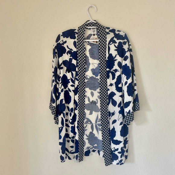 •CAbi• Blue & white botanical open front kimono - Picture 2 of 8